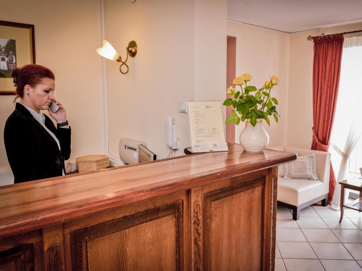 Hotel Koloseum Turek Eksteriør billede