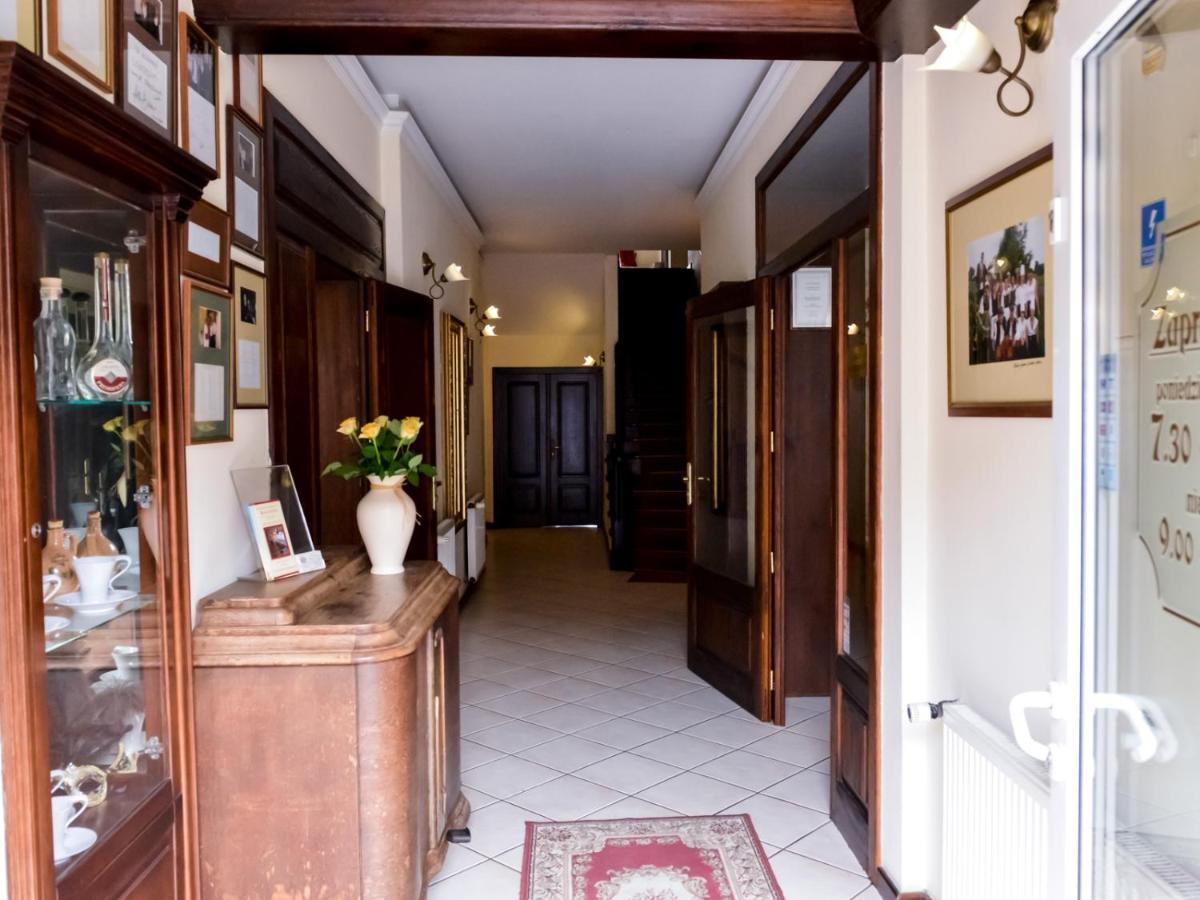 Hotel Koloseum Turek Eksteriør billede